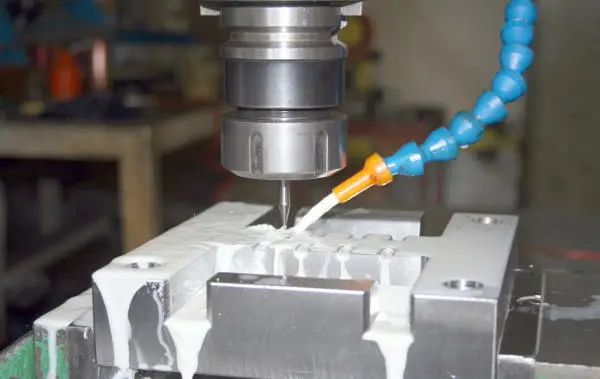 تحول در طراحی قالب‌های تزریق پلاستیک با فناوری‌های CAD/CAM